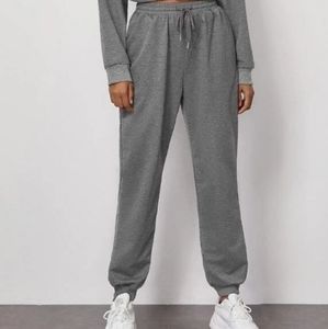 ✌🏼waisted joggers with pockets
